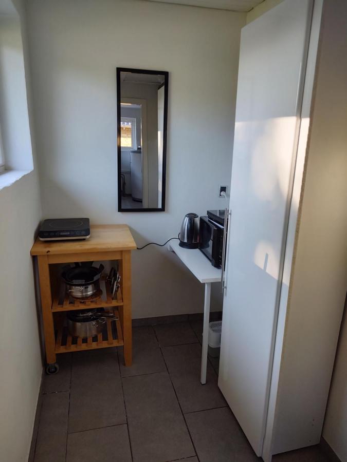 Commuter Room For One Or Two People Munkebo Exterior photo