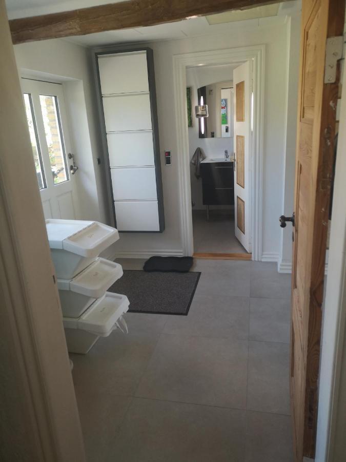 Commuter Room For One Or Two People Munkebo Exterior photo